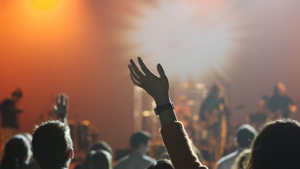 crowd worshipping God